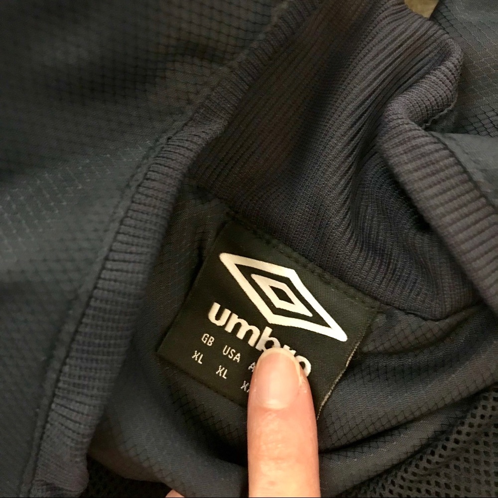 ✨EUC Umbro Windbreaker Jacket - Picture 7 of 7